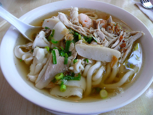 Bánh canh: Nổi tiếng nhất ở Đà Lạt là quán bánh canh Xuân An trên đường Nhà Chung, bánh canh Phan Rang ở đường Trần Phú hoặc Hai Bà Trưng.