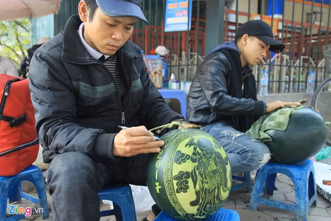 Tho khac dua hau kiem tien trieu nhung ngay can Tet