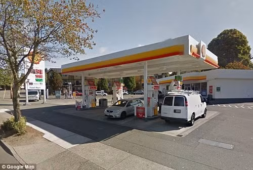 Tram xang thanh “cau lua” vi xe mat lai gay tai nan-Hinh-3