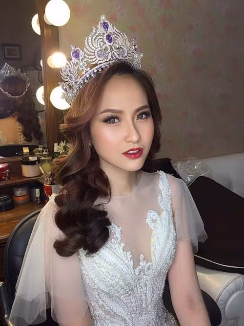 Sau 5 ngay dang quang, Khanh Ngan bi to di muon 5 tieng