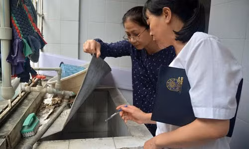 Mot sinh vien 19 tuoi tu vong do sot xuat huyet tai Ha Noi