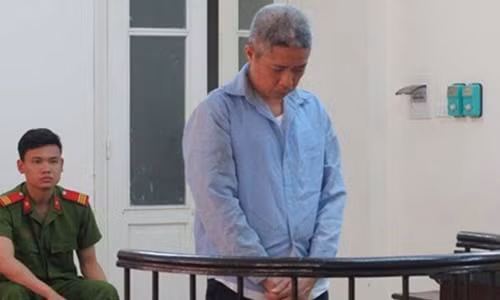 Giam doc chi nhanh doanh nghiep “ban tien” lam bay