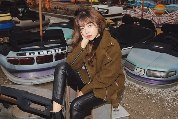 6. Áo khoác mất dáng Hãy nhìn chiếc áo khoác và tự hỏi tại sao nó không còn đẹp như lúc mới mua. Có phải vì đây là kiểu áo phải giặt khô cẩn thận nhưng bạn lại trót bỏ vào máy giặt và dùng quá nhiều bột giặt không? Nếu áo khoác đã mất dáng, hỏng màu, chất liệu bị ảnh hưởng, chẳng còn cách nào để cứu vãn nữa.