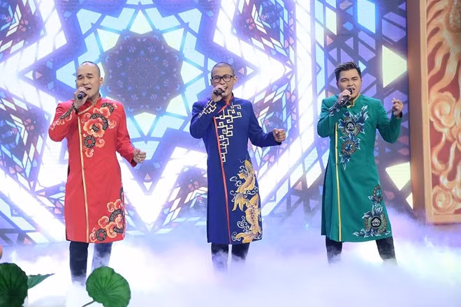 Ngoài nội dung hài hước, chương trình còn xen kẽ những tiết mục văn nghệ với sự tham gia của nhóm MTV, Bảo Anh, Ngô Kiến Huy... Gala hài 2017 sẽ được phát sóng lúc 21h đêm giao thừa (nhằm ngày 27/1) trên kênh HTV2.