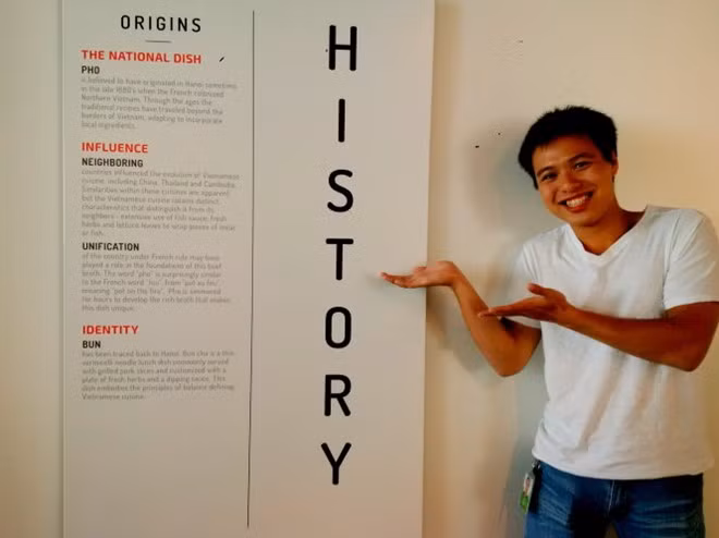 Bản tóm tắt lịch sử món phở và bún ở căngtin Google.
