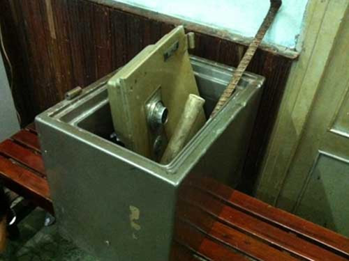 Gần đây có nhiều vụ trộm đột nhập vào những gia đình giàu có, "xẻ thịt" két sắt và trộm tiền tỷ.