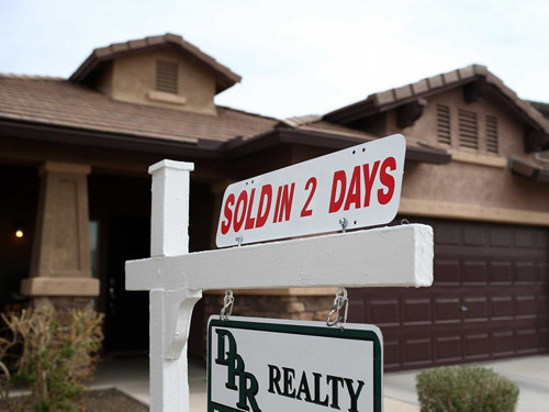 Gặp gỡ nhiều nhà nhà môi giới giúp bạn tăng khả năng mua được căn hộ tốt với giá "hời".