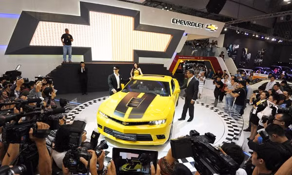 Dai gia Ha Thanh 5 ngay sam 200 o to hang sang gay soc