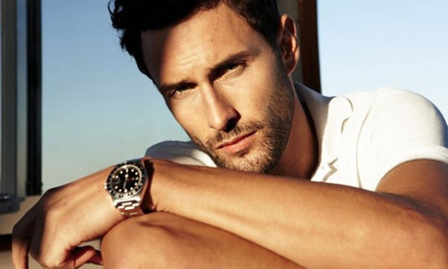 Nhin tuong mat, biet ngay dan ong So Khanh boi tinh