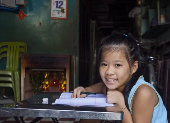 Em bé này là thế hệ thứ 4 sinh sống trong một gia đình tại chung cư 206.