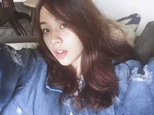 Khuôn mặt V-line khá chuẩn, đường nét thanh thoát của cô nàng luôn ghi điểm trong mắt khán giả.