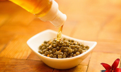 Nhiều người ăn hạt đu đủ để chữa bệnh. (ảnh minh họa)