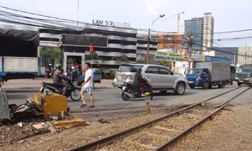 Tai nan duong sat o Dong Nai Nan nhan lao vao tau tu tu