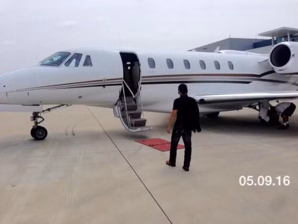 Ngoài các con trai nổi bật, Hoàng Kiều còn một cô con gái khá kín tiếng tên Hoàng Thi Trang. Không có nhiều thông tin về đời tư của con gái Hoàng Kiều. Được biết, cô hiện đã kết hôn và có một con trai.