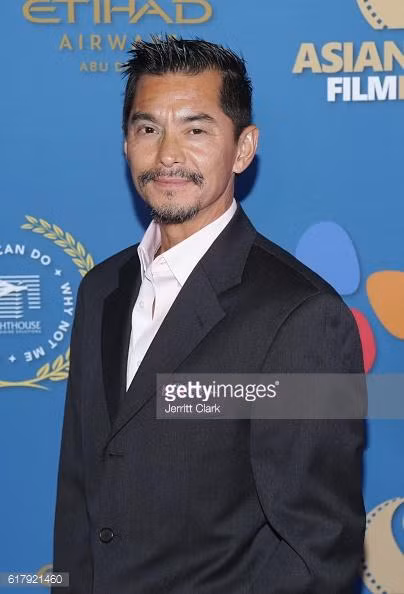 Tommy Hoàng có mối quan hệ thân thiết với nhiều nhân vật “lớn” trong ngành giải trí Mỹ. Trên trang cá nhân, anh thường xuyên đăng tải hình ảnh của mình cùng phi cơ riêng cho thấy cuộc sống đẳng cấp, giàu có. Anh đã và đang nắm giữ những vị trí chủ chốt trong tập đoàn của ông Hoàng Kiều cũng như thương hiệu rượu vang của ông.