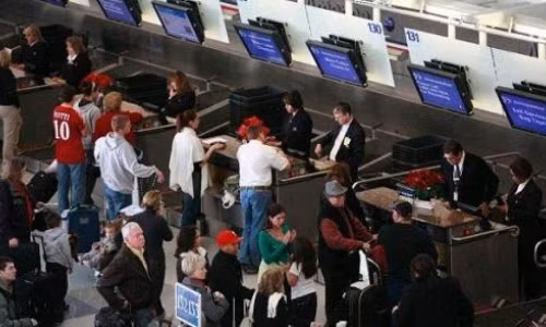 Kiem trieu USD tu cac chuyen bay bi hoan