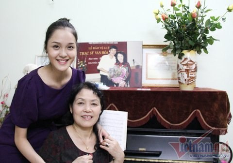 Đồ đạc khá xưa cũ trong tổ ấm bé nhỏ của gia đình Hoàng Anh.