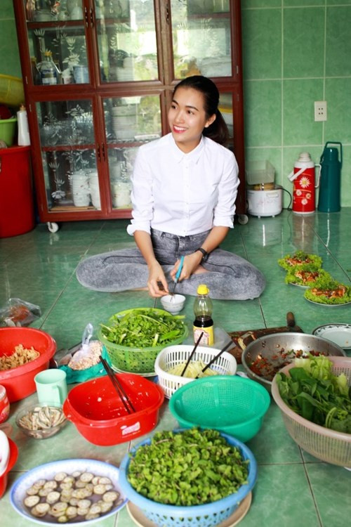 Không gian rộng rãi và sạch sẽ. Lệ Hằng cho biết 5 anh em cô đang cố gắng góp tiền sửa sang lại căn nhà khang trang hơn để bố mẹ hưởng tuổi già.