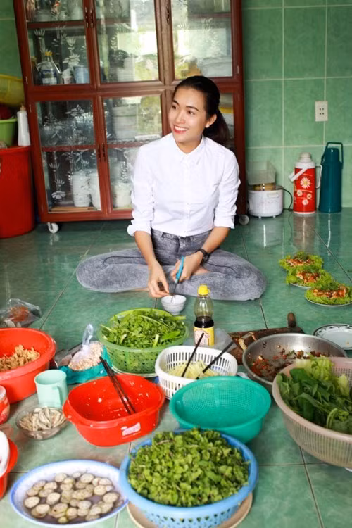 Không gian rộng rãi và sạch sẽ. Lệ Hằng cho biết 5 anh em cô đang cố gắng góp tiền sửa sang lại căn nhà khang trang hơn để bố mẹ hưởng tuổi già.