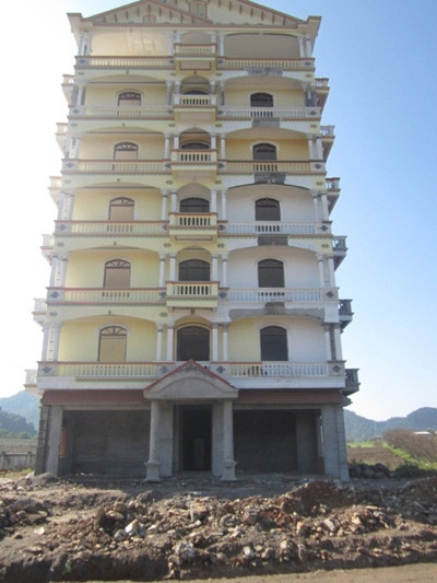 Cuoc song “de vuong” va nguon goc that biet danh Tang 