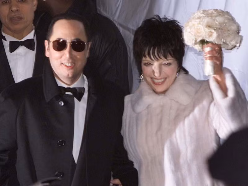 8. Nhà sản xuất phim David Gest kết hôn với nữ diễn viên Liza Minnelli vào năm 2002 – 3,5 triệu USD.