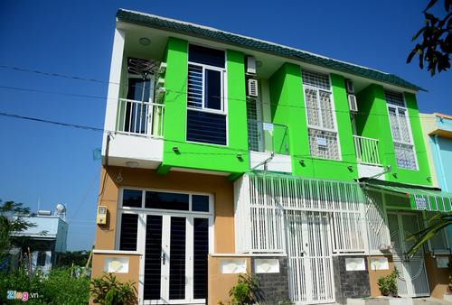 3 căn nhà "dính nhau", mỗi căn có diện tích 3x10 m đang được rao bán, với giá 640 triệu đồng một căn.