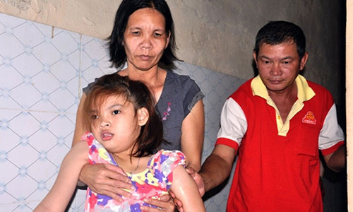 Là cháu nội của vua Thành Thái nhưng hiện nay hoàng tôn Bảo Tài sống trong cảnh khốn khó, ở nhà trọ, nuôi con gái bệnh tật.