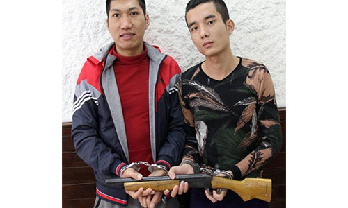 Ban chu quan bar de ra oai voi vo