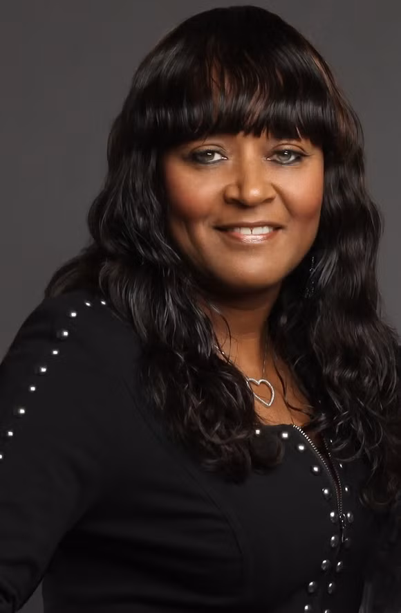 Thelma Wright Chồng của Thelma Wright, Jackie Wright là một trong những tên tuổi lớn nhất về buôn bán ma túy ở Philadelphia (Mỹ). Ông bị ám sát năm 1986. Sau vụ việc đó, Thelma trở thành thủ lĩnh mới của đường dây vận chuyển ma túy loại A giữa Los Angeles và Philadelphia. Năm 1991, Thelma quyết định hoàn lương và năm 2011 cô trở thành nhà văn.