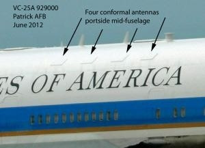 Không chỉ vậy, theo trang Defensemedianetwork, kể từ tháng 6/2012, chuyên cơ Air Force One đã được trang bị thêm nhiều thiết bị đảm bảo an toàn và an ninh cho tổng thống Mỹ gồm 3 thiết bị cơ bản như An/AAR-54 (V), AN/AAQ-24 và hệ thống các ăng-ten.