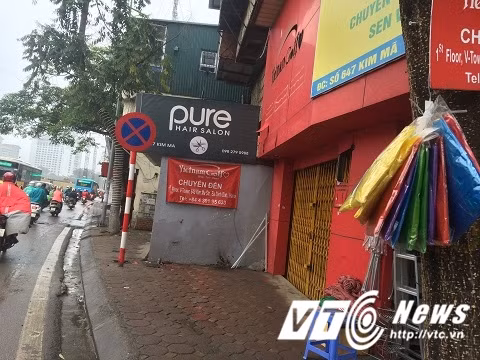 Ngoài việc lấy lại vỉa hè từ các hộ kinh doanh lấn chiếm, Hà Nội cũng nên quy hoạch lại bởi nhiều đoạn đường không có vỉa hè hoặc bị nhà dân chiếm hết vỉa hè.