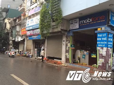 Đoạn đường Ngô Sỹ Liên không có vỉa hè.