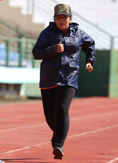 Từng đi hát song Tố Tố bị nhiều người chê "thấy ngoại hình thì không muốn nghe nữa". Tố Tố tâm sự vì ngoại hình béo, cô bị chế giễu rất nhiều khi quen một người bạn trai lớn tuổi hơn mình. Điều đó khiến cô càng cảm thấy tự ti hơn. Cô kể, hồi cô 19 tuổi, cô quen một người, cô rất thích người đó và cũng nghĩ người đó thích cô. Thế nhưng, đến một ngày, cô nghe được bạn của người đó nói rằng: "Bộ mày hết đứa để yêu sao lại chọn con đó". Tố Tố đã rất buồn.