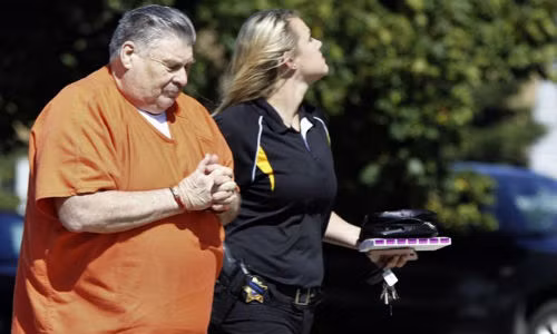 Canh sat truong giet ban gai kem gan 40 tuoi