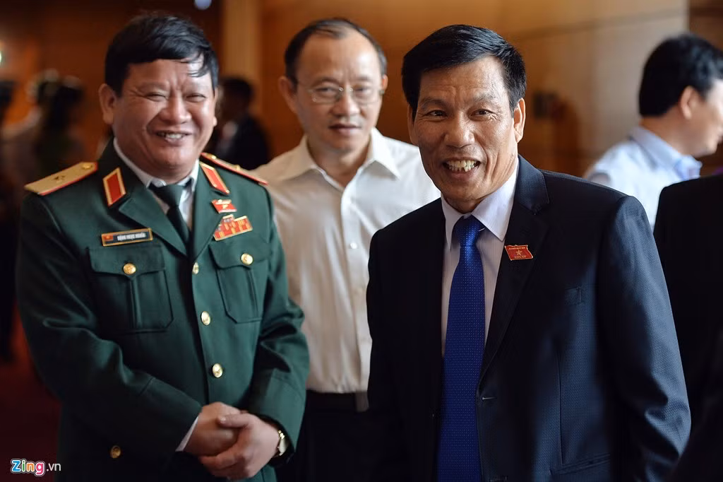 Bộ trưởng Văn hóa Thể thao và Du lịch, Nguyễn Ngọc Thiện và các tướng lĩnh quân đội.