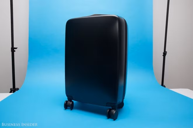 Chiec vali duoc 10.000 nguoi cho mua co gi dac biet