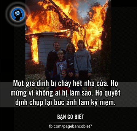 Cả nhà chụp ảnh "tự sướng" mừng thoát chết.