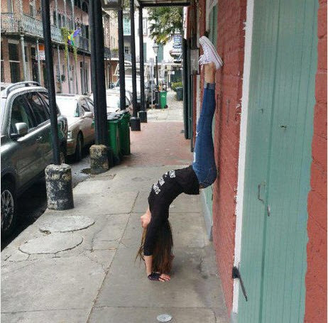 Chân dài thích trồng chuối.