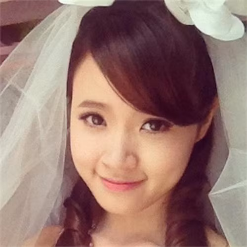 Nhưng với scandal vừa mới xảy ra, có lẽ ngày Midu mặc váy cưới vẫn còn rất xa.