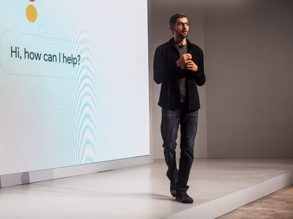 Sundar Pichai: Lanvin Cap - Toe cổ thấp (495 USD): Satya Nadella không phải người duy nhất thích Lanvin, ngay cả Sundar Pichai cũng tỏ ra yêu thích thương hiệu thời trang Pháp. Tuy nhiên, CEO Google lại thích màu đen hơn.