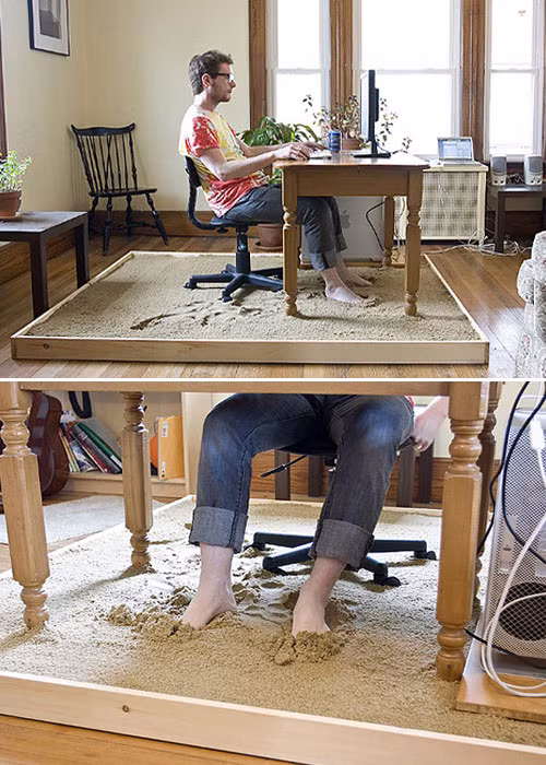 Bạn gặp áp lực với công việc? Hãy áp dụng ngay ý tưởng làm việc trên "bãi biển ảo" này để tạo không gian làm việc thoải mái cho bản thân nhé!