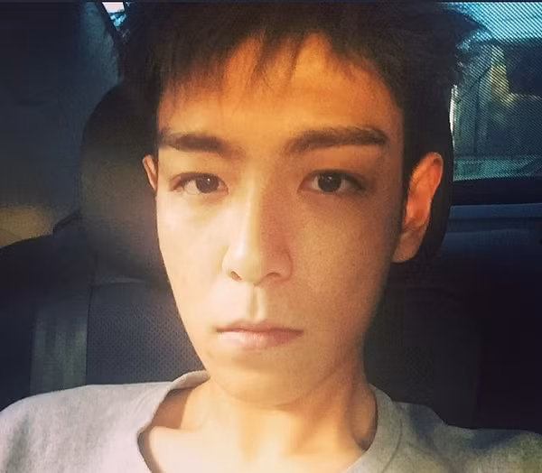 Chỉ cần để mặt mộc như vậy thôi, anh chàng đã đủ khiến các fan "đổ gục".