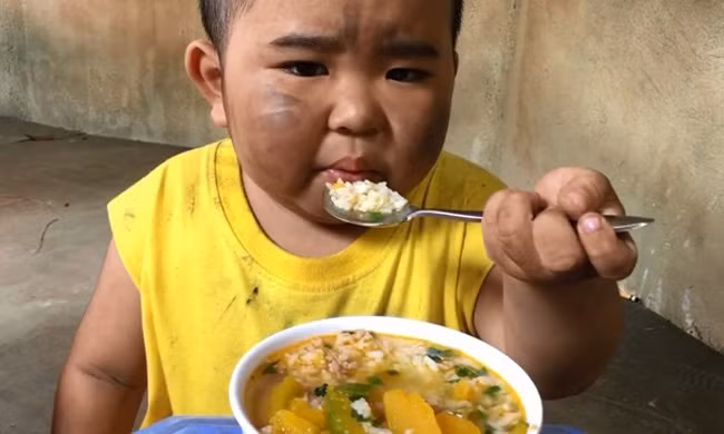 Sau khi tham gia các chương trình thực tế như Người hùng tí hon, Thử tài siêu nhí..., Ku Tin đã ngày càng trở nên nổi tiếng hơn. Chưa dầy 4 tuổi nhưng sao nhí này đã chinh phục được nhiều khán giả bởi sự đáng yêu của mình.