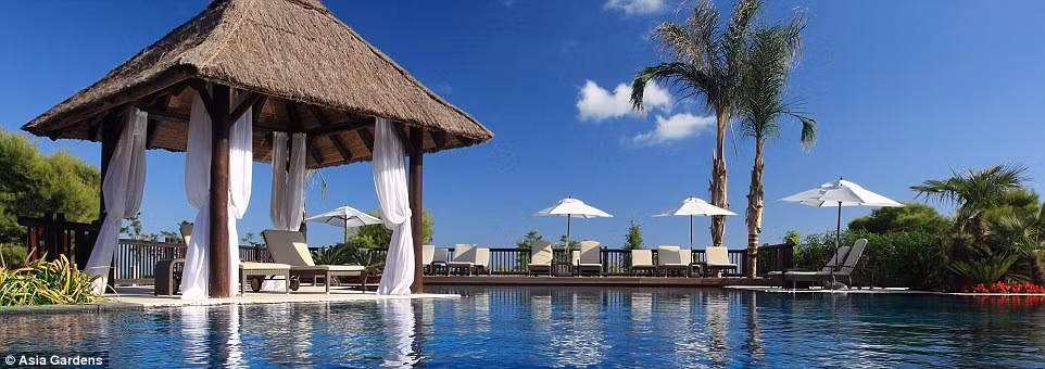 Giá phòng mỗi đêm tại khách sạn này là 1.450 bảng (gần 50 triệu đồng).