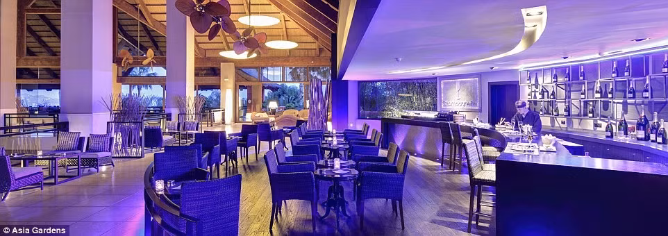 Tại đây, các cầu thủ có thể tham gia một cuộc hội thảo về cocktail hoặc chương trình dạy nấu ăn châu Á.