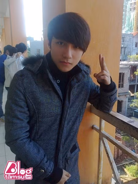 Có lẽ vì vẫn còn trong tuổi "mải ăn mải chơi" nên Sơn Tùng không mấy quan tâm tới vẻ ngoài?