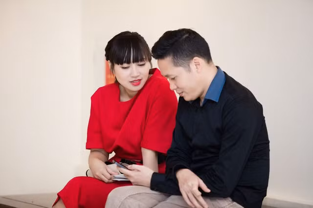 Bat ngo voi nhan sac tre dep cua me ruot Dan Le-Hinh-11