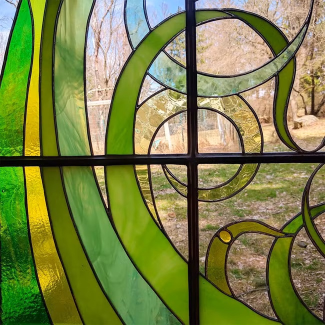 Điều đặc biệt là, ngôi nhà gần như được làm hoàn toàn từ những vật liệu tái chế.