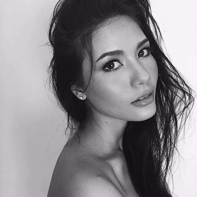 Vẻ quyến rũ khó tưởng của nàng hoa hậu.