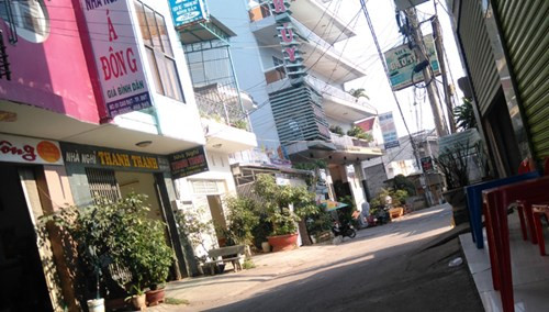 Nhung chuyen gay soc ve gai goi pho nui-Hinh-2